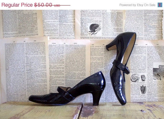 SALE Vintage Black Leather Mary Janes 1960s Black Pumps Patent Leather Heels Paradise Kittens Size 7 Narrow