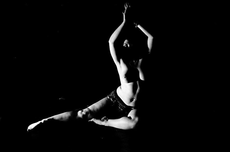 Bellydance artistic nude female fine art black and white photography - Dancing in the dark - BW - 06