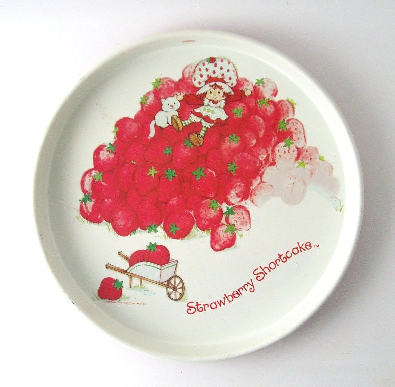 vintage strawberry shortcake tray serving metal decorative home decor retro 80's red white pink cartoon character little girls