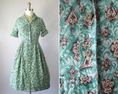 SALE Vintage 1950s Dress // 50s Novelty Print Shirtwaist Dress // Fleur de Lis