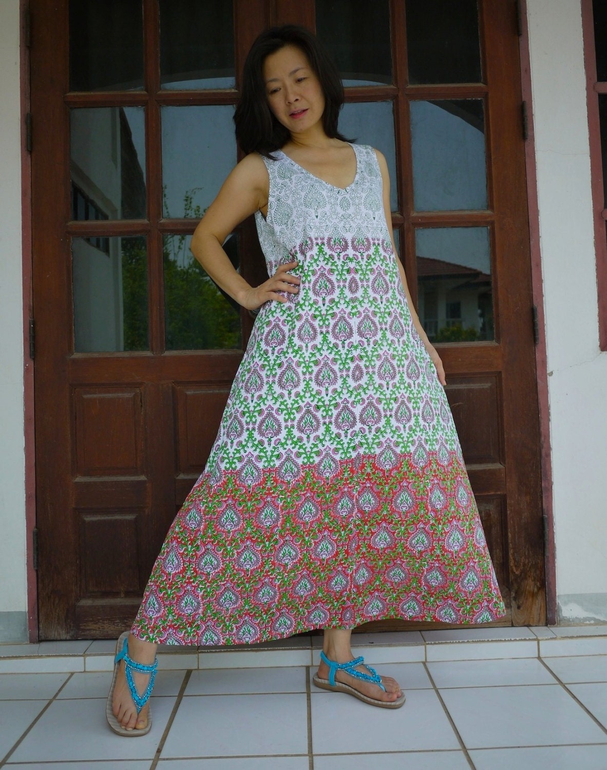 Sleeveless V Neck Green Pink Red Indian Pattern Printed On White Stretch Cotton Maxi Dress Women Pullover Sun Dress Summer Beach Dress