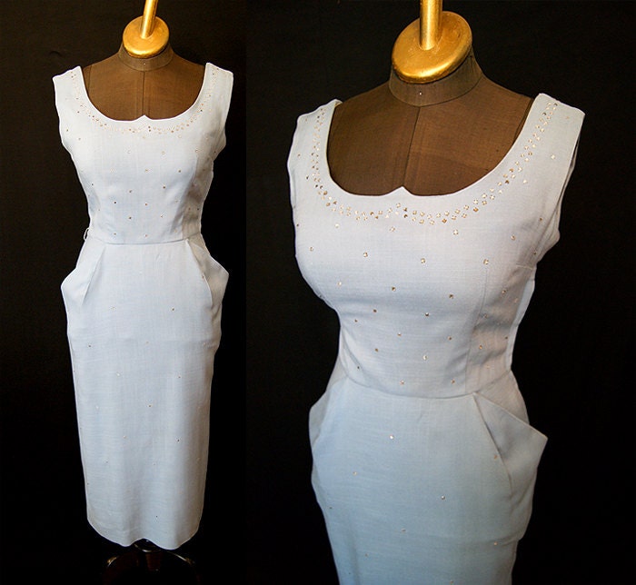 Stunning 1950's pale blue linen wiggle cocktail dress w/ rhinestone accents vlv rockabilly vixen show stopper - size Small / Medium