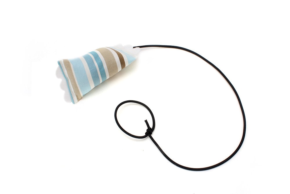 DoorShaker Door-hanging Catnip Rattle Toy for Cats (Spa Stripes)