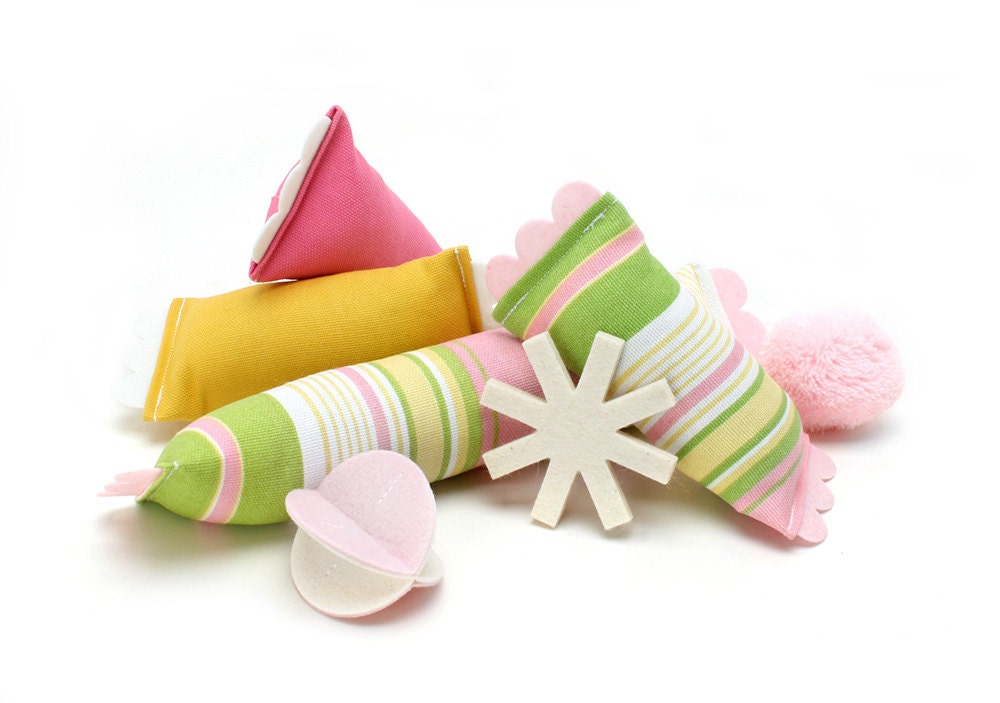 Designer Cat Toy Gift Set - Spring Fling Gift Box