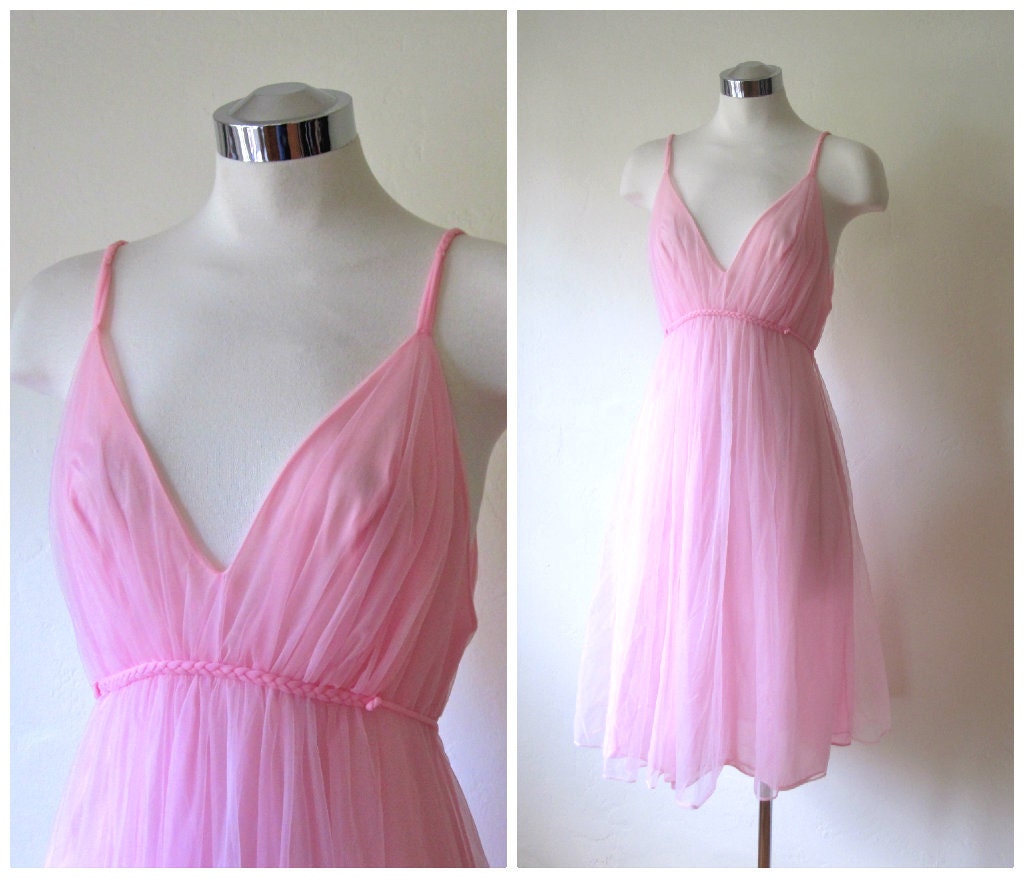 SALE Vintage 1960's Pink Lingerie // Rose Negligee Slip // xs - s