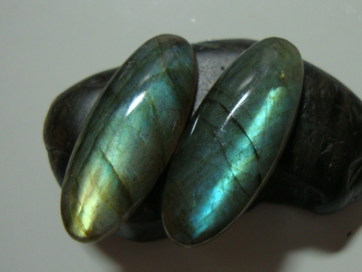 Labradorite Smooth Oval Cabochon, One Pair, 25x10mm, AAA, Amazing Fiery Blue Green Gold Flash - A17-O3