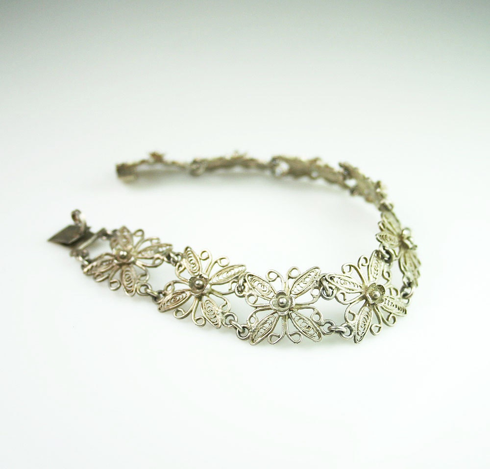 Vintage Silver Filigree Floral Motif Bracelet Marked 800