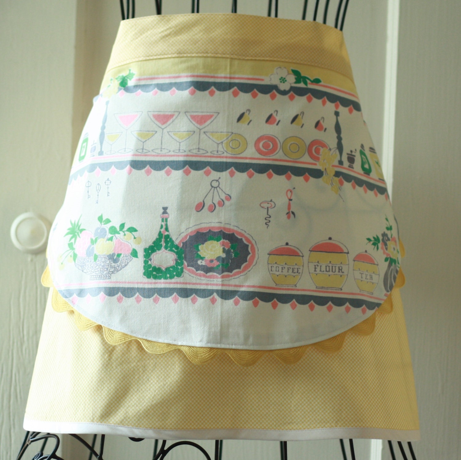 Vintage Table Cloth Apron - Kitsch