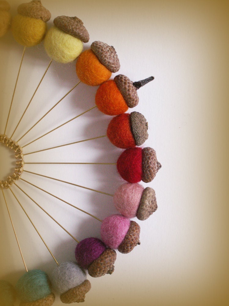 Red acorn gold lapel pin - felt wool ball - real large acorn cap - poppy red - long lapel pin with stopper - boutonnière - oak - woodland.