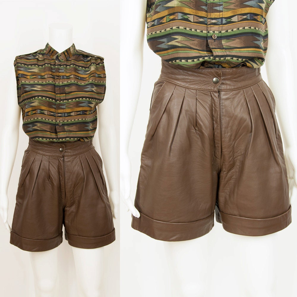 High Waist Cuffed Leather Shorts / Pleated Waist & Pockets  / S