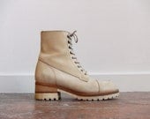 Vintage 1990s stone beige lace-up leather ankle boots//////6