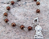 Guanyin - Goddess Pendant Wire Link Bracelet in Copper tone Czech glass