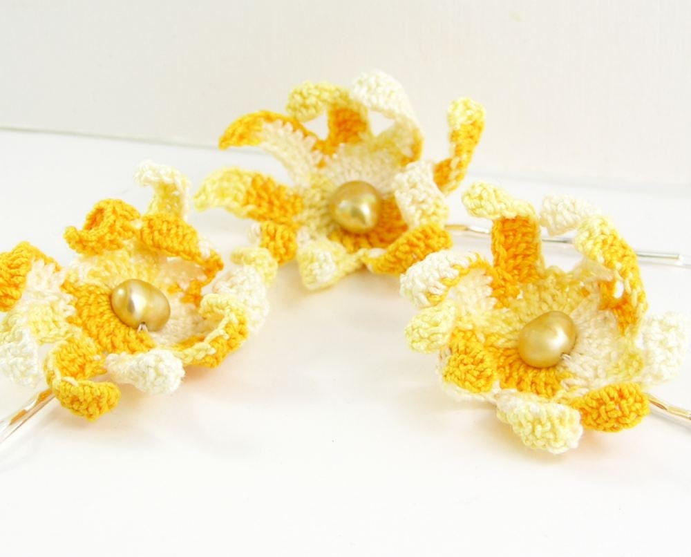Crochet daisy set of 3 bobby pins variegated yellow crochet hair accessory bride bridesmaid rustic wedding curationnation tagt team