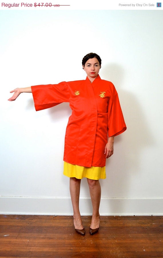 May Sale // 1970s Japanese Character Kimono // Fits Most Sizes