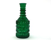 Emerald Green Vintage Wine Decanter Bottle. Vase. Barware. Vintage Bar Accessories. Emerald Decor. Home Decor.