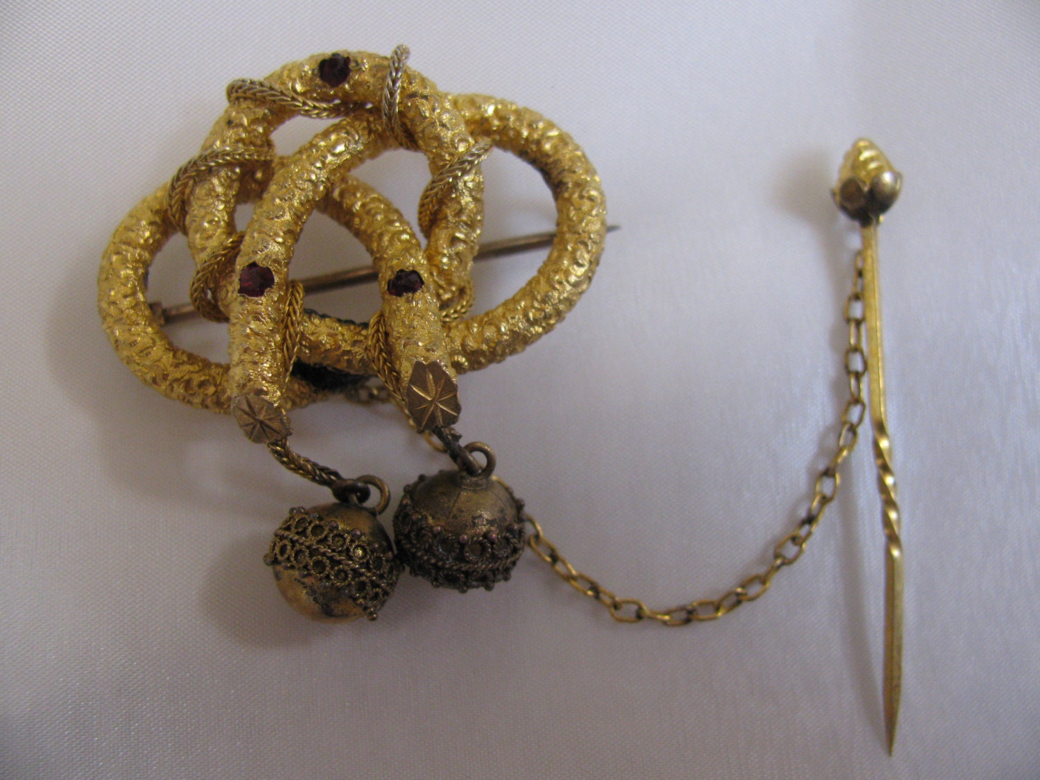 Victorian Love Knot Brooches - Pair