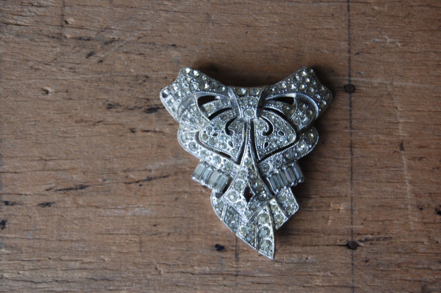 Art Deco rhinestone bow dress clip / GO TO TOWN