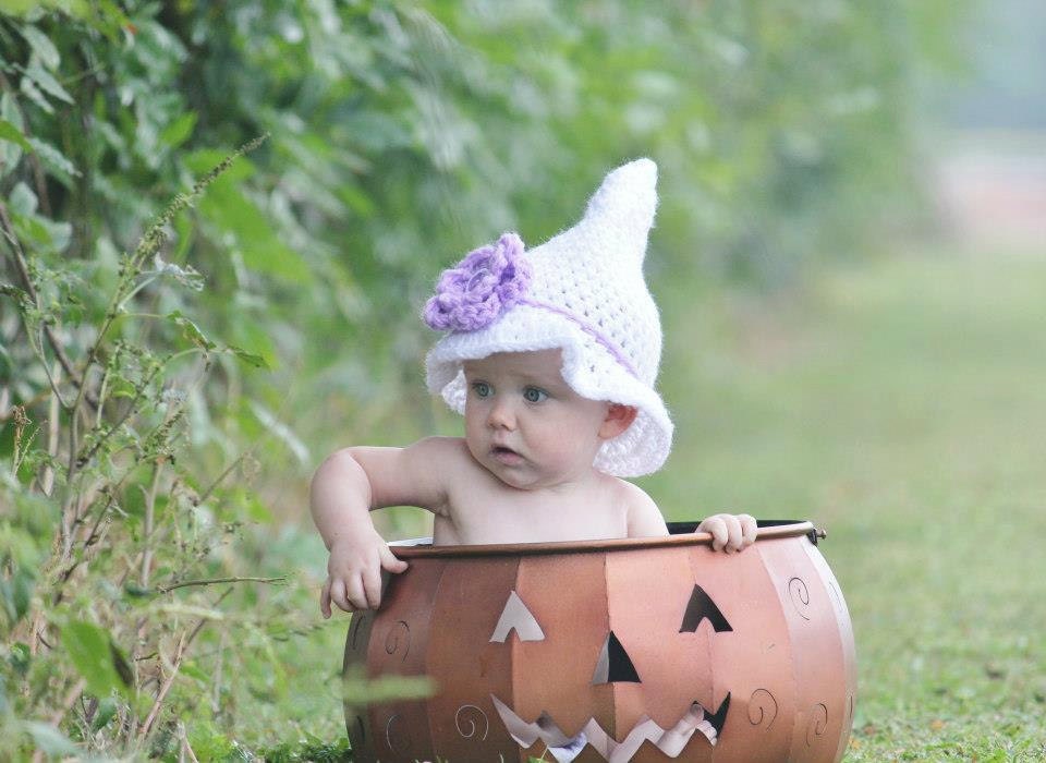 crochet halloween witch baby hat -White