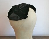 vintage 50s hat - PINWHEEL black satin & velvet capulet hat
