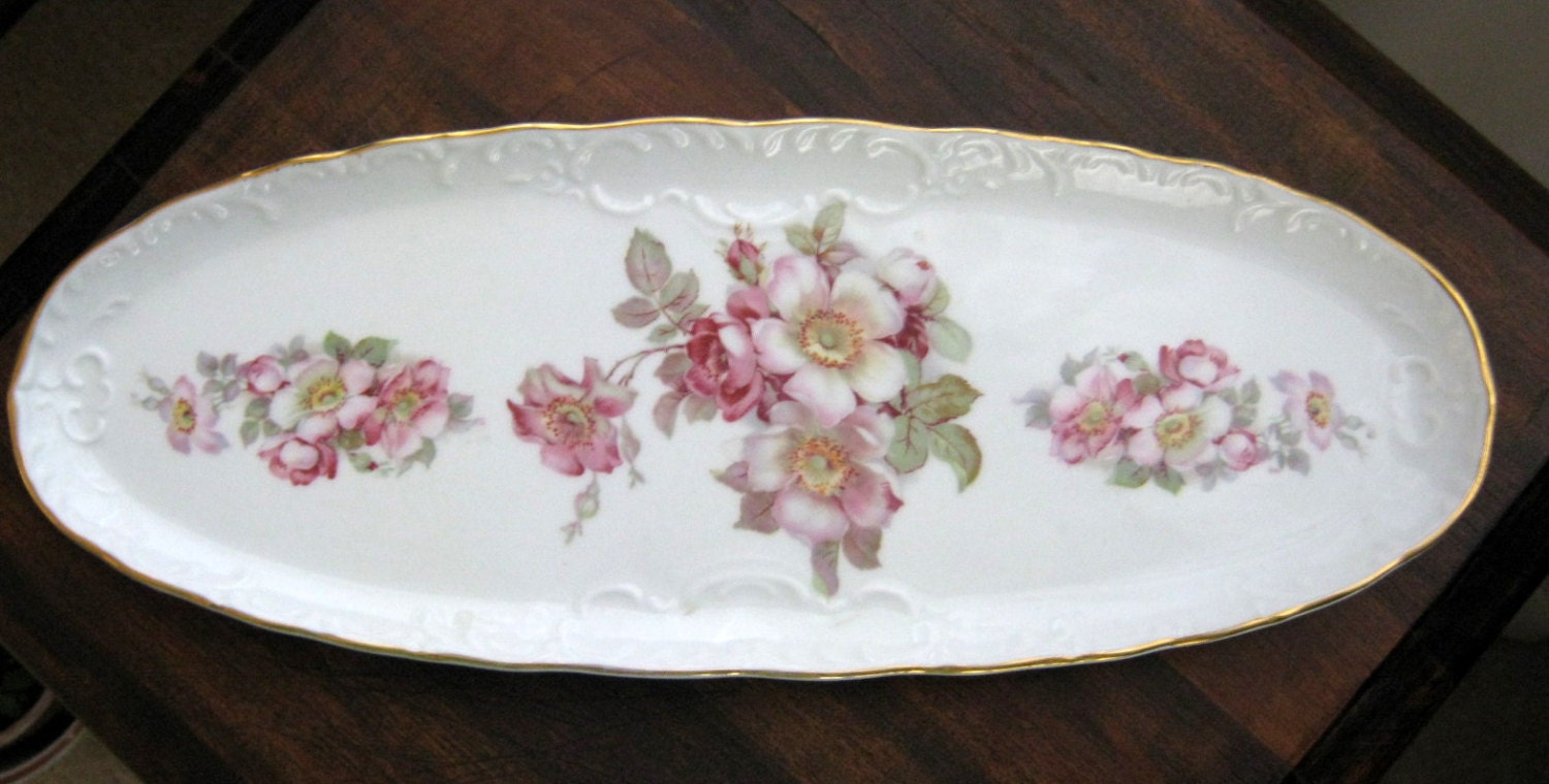Vintage Beautiful Porcelain Gerold Porzellan Tettau Bavaria Pink Wild Roses Sandwich or Petit Fours Tray