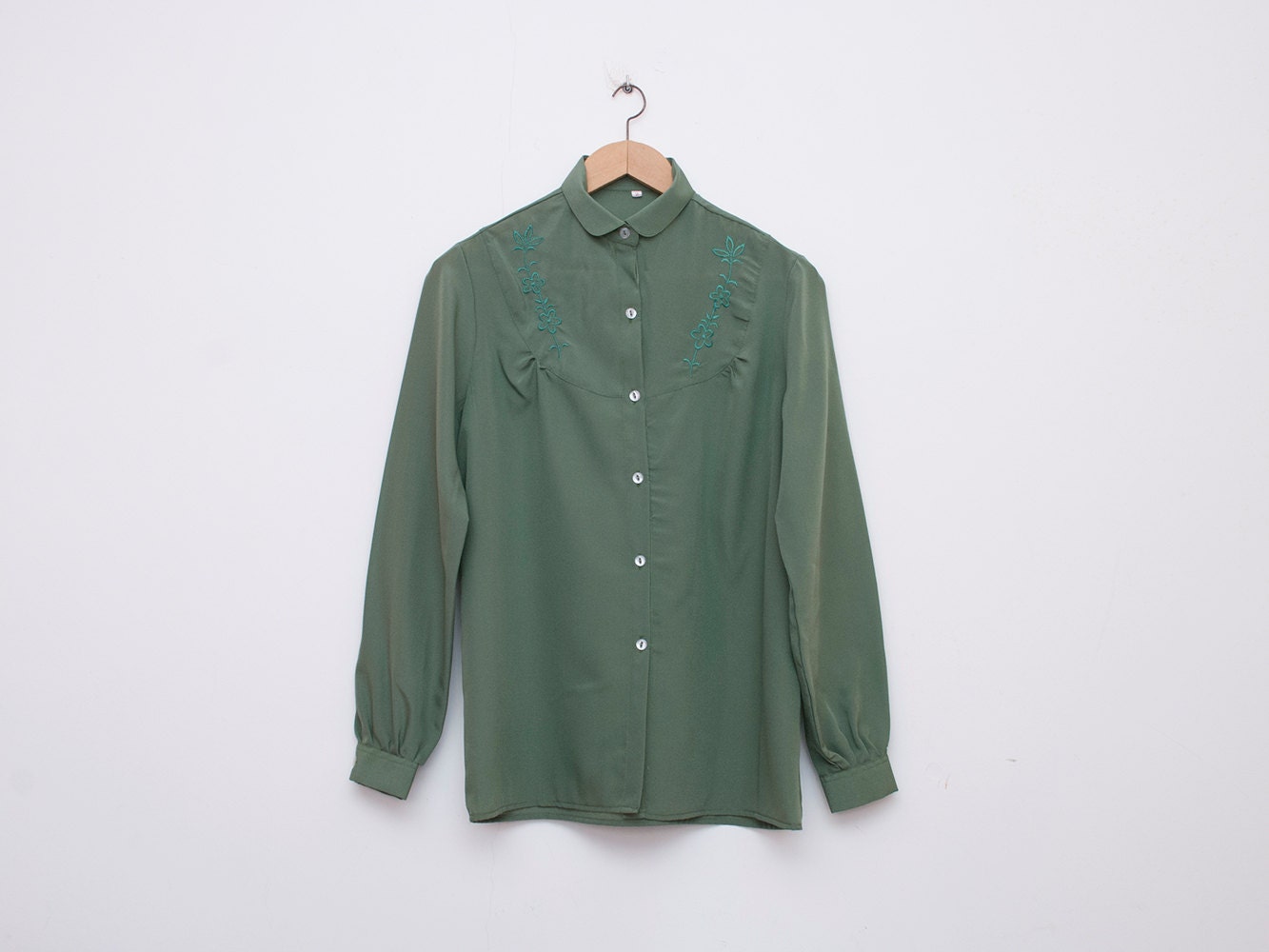 70s Nos vintage green blouse embroidered floral
