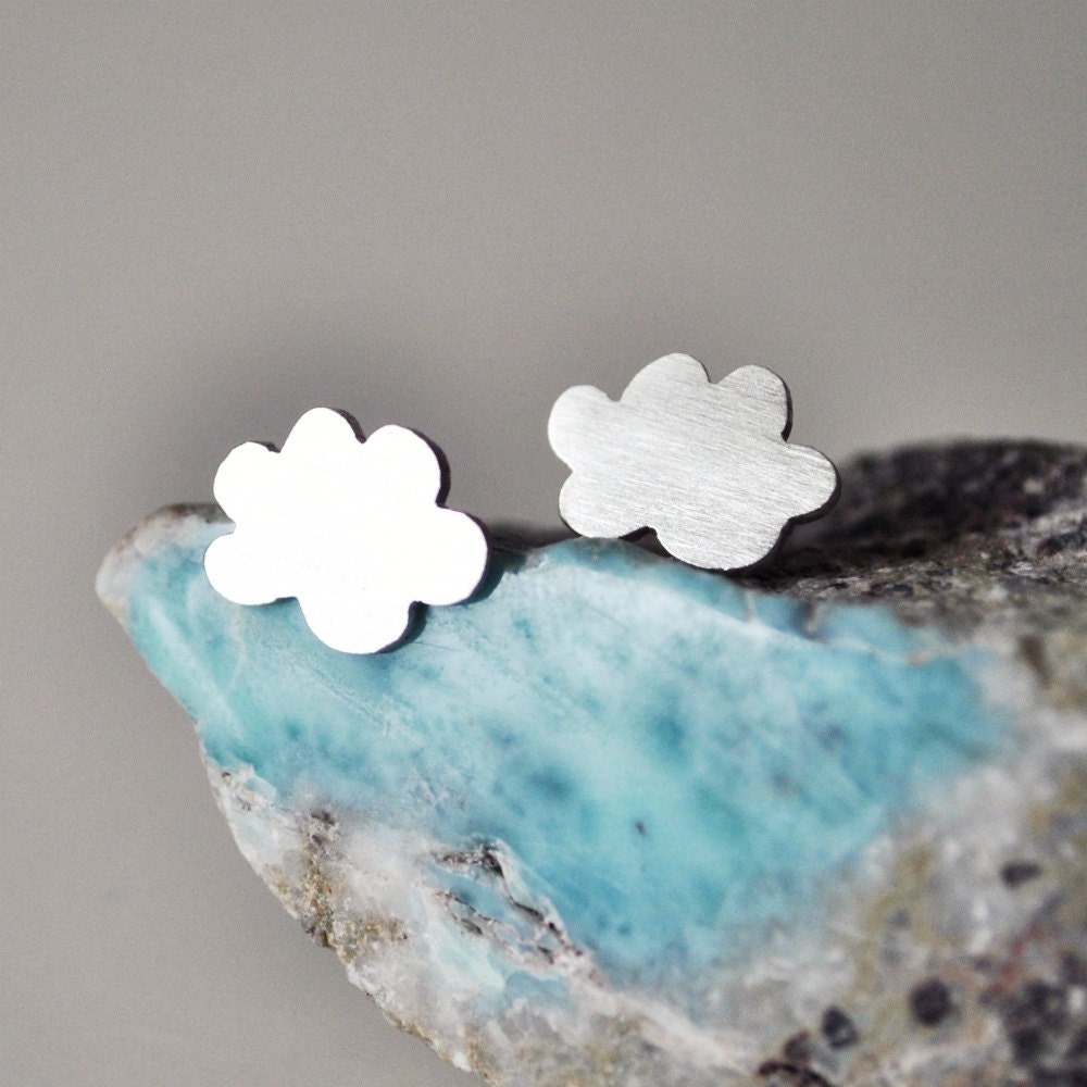 Happy Cloud Stud Earrings made of Sterling Silver