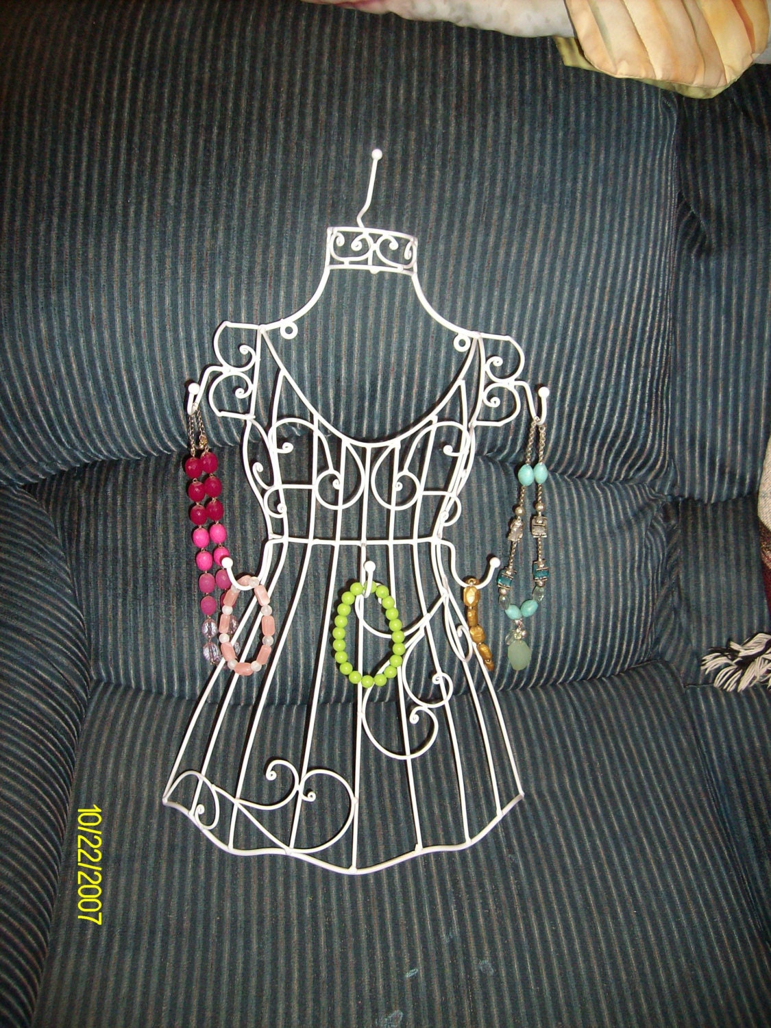Free Shipping--Large White Painted Metal Dress Form Jewelry Display