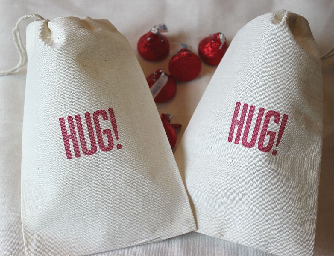 10 Wedidng / Valentines Day Hug - Organic Muslin Cotton Gift Bags 4x6 inch in red ink Il_570xn