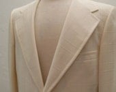 mens 1970s white textured poly suit May Co 40R