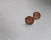 center of the sun studs