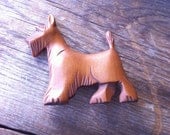 BOW WOW / little scotty dog brooch / wooden 70s brooch