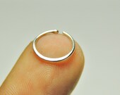 single Hoop Earring -nose cartilage ear- sterling silver wire Hammered - handmade