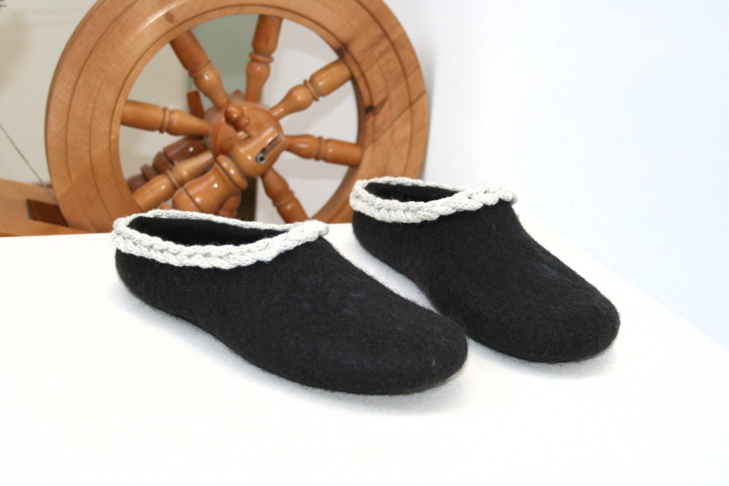 Women house shoes, felted slippers, black, handmade, made to order