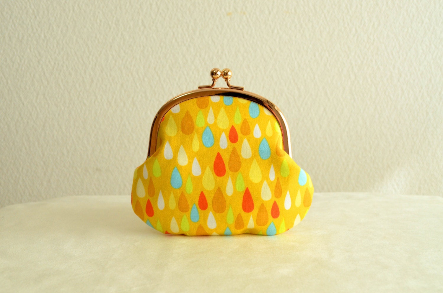 Rain drops art Clasp coin purse in Yellow