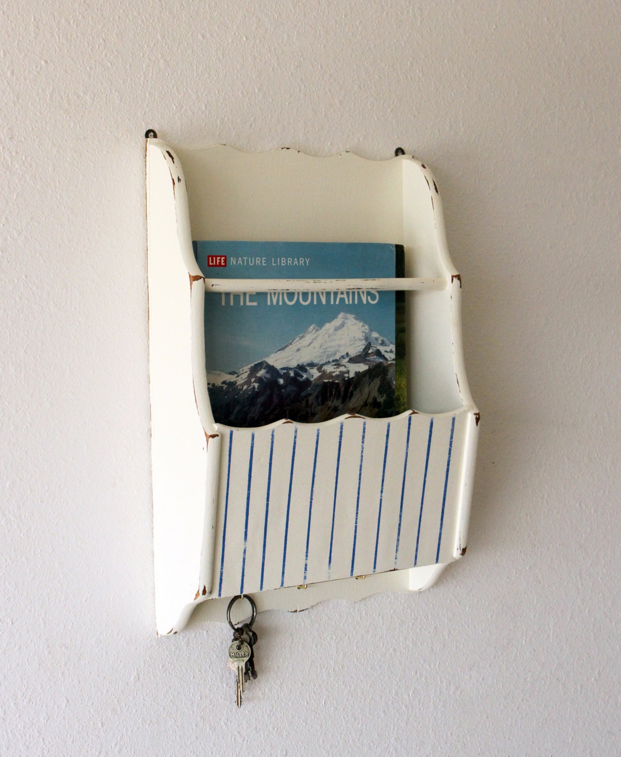 Blue stripped vintage magazine box