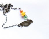 Vionna (Spring bird charm with glass bead and crystal, colorful)