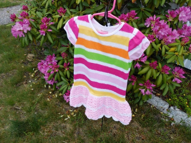 Pretty  T-Shirt Dress Hand Crochet Skirt,  Free Crochet Purse included with purchase