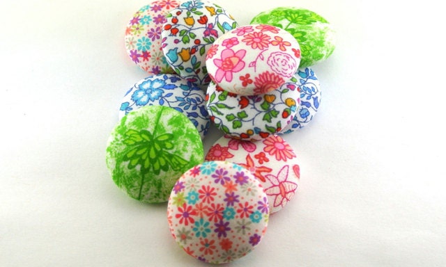 Flat Fabric Buttons - Liberty Of London  - Flatback - Craft Button - Summer Spring Flowers Size 36