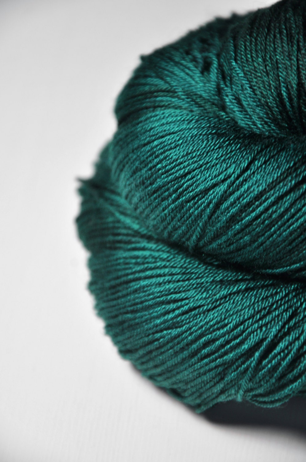 Pestled emerald - Merino/Silk superwash yarn fingering weight