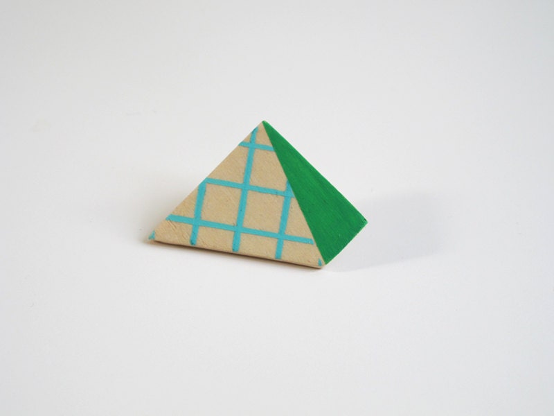 Pyramid brooch - squares