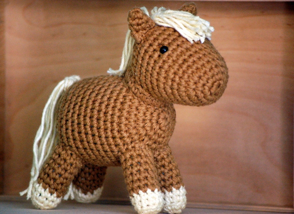 Palomino horse amigurumi, tan and cream crochet pony plush toy