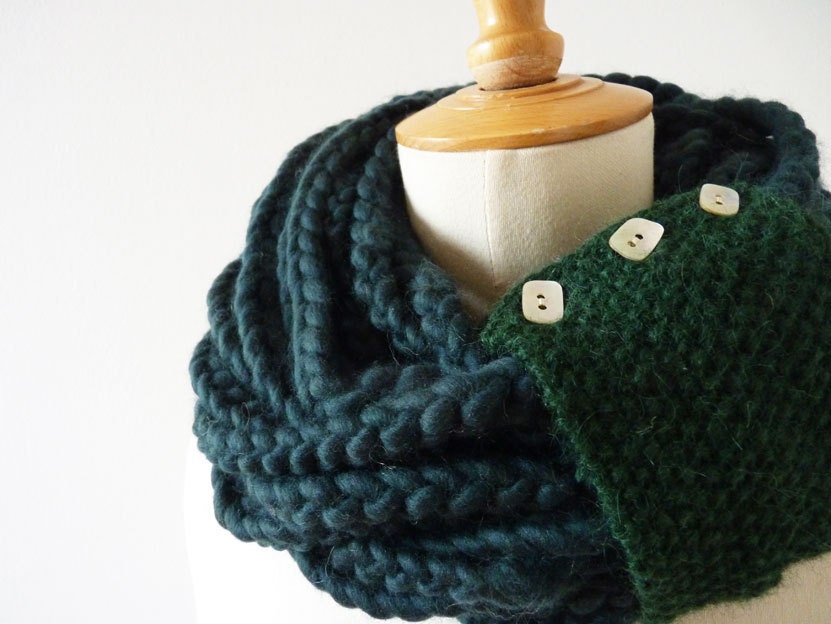 Vindula Infinity Merino Neck Loop