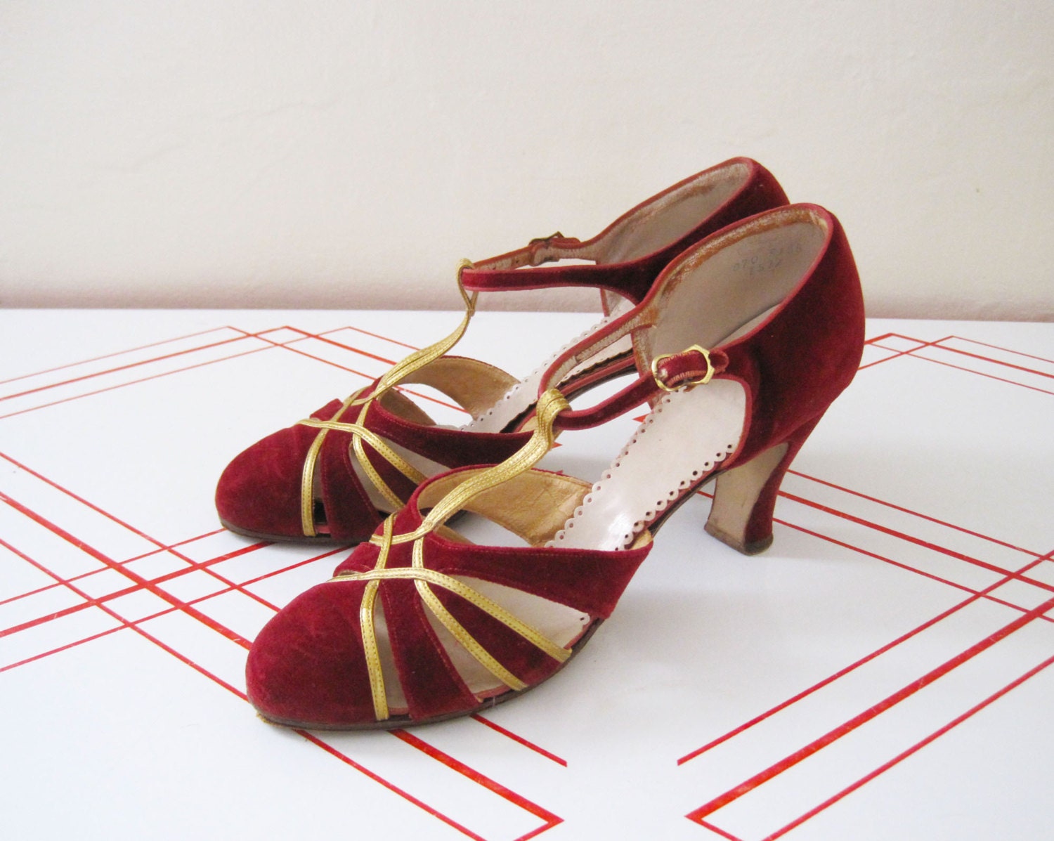 1930s Shoes / Red Velvet and Gold Tstrap Heels / Size 8.5