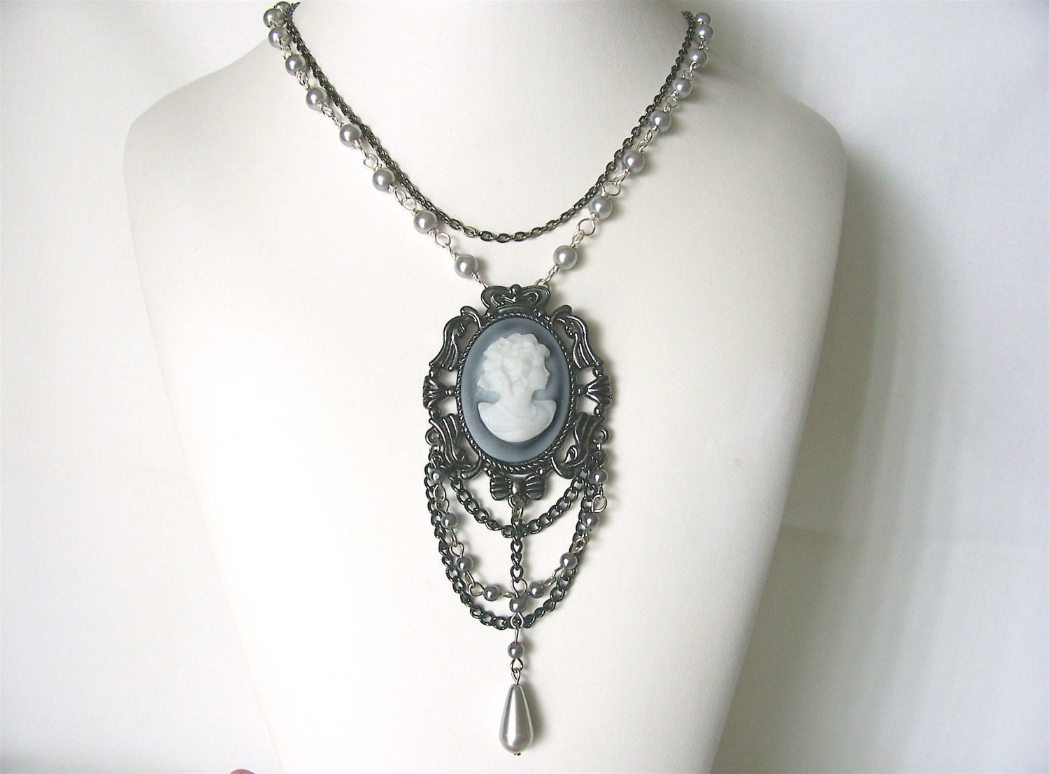 cameo necklace, Victorian style necklace, steampunk jewelry, goth necklace, fashion necklace, spring fashion, May trends, great gift idea