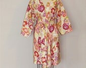 Women's Kimono Robe. Bathrobe. Dressing Gown.  Maternity Robe. Modern Kimono. Linen Cut Flowers. Knee Length.