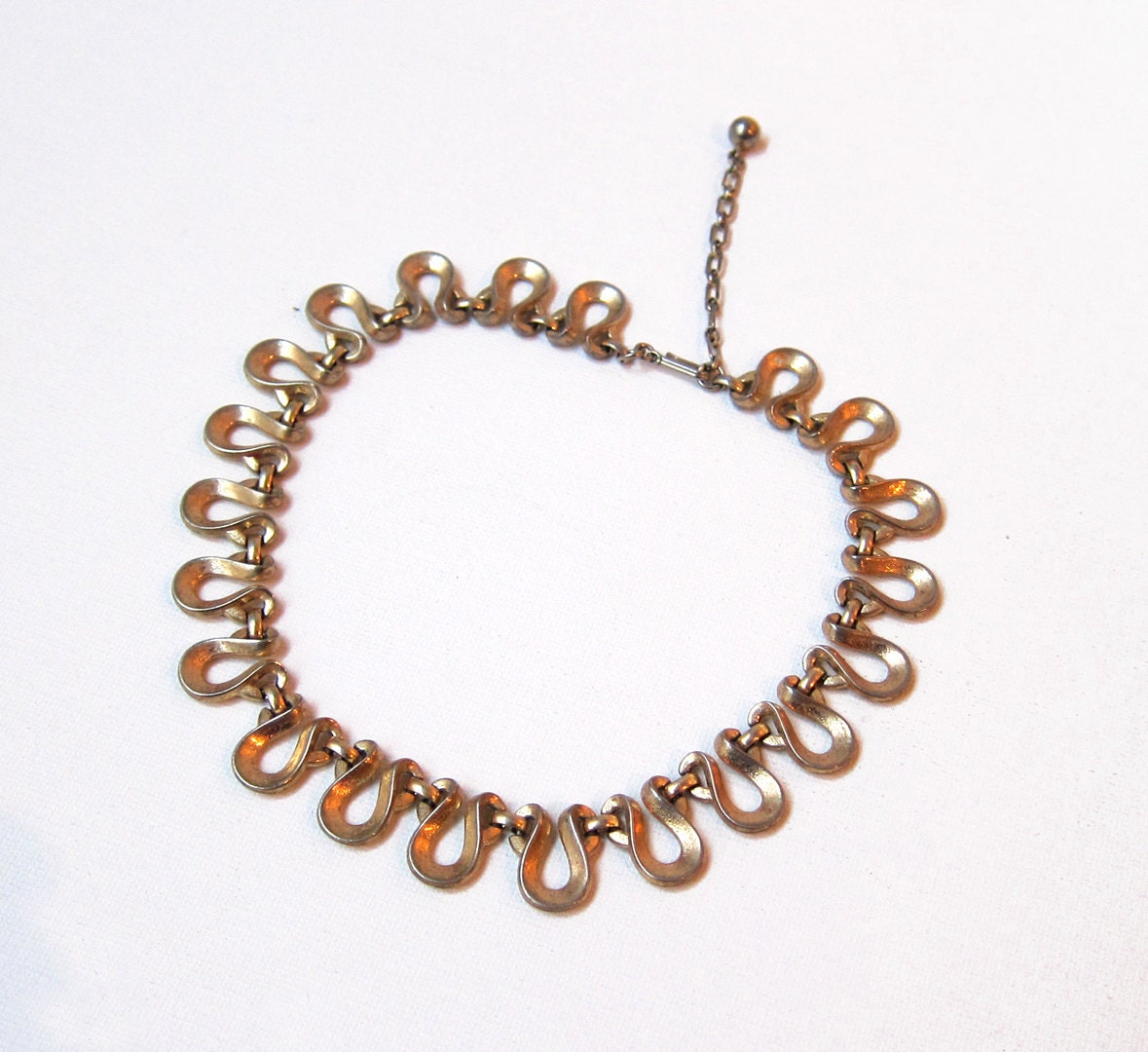 Vintage 1970s retro gold tone metal link necklace
