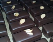 Caramel truffle Red Currant & Almond