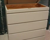Vintage Mod Modern Mod Century Hollywood Regency 4 Dr Chest of Drawers Dresser w Secret Storage (BT) Call or email for a ship quote