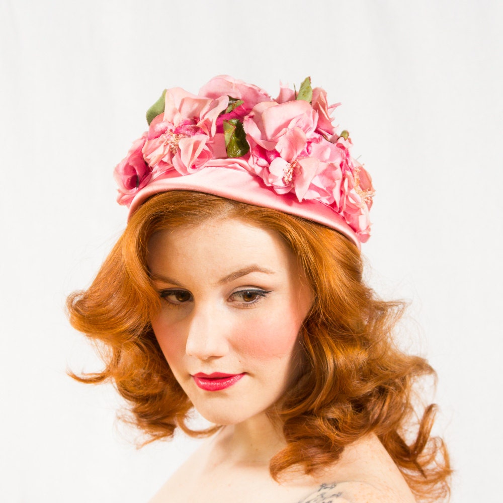 SALE / vintage 1960s hat / floral pillbox / Jenny