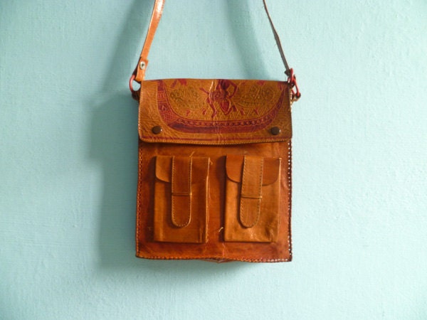 Vintage leather bag / shoulder bag purse satchel / Indian ethnic / caramel leather / tooled